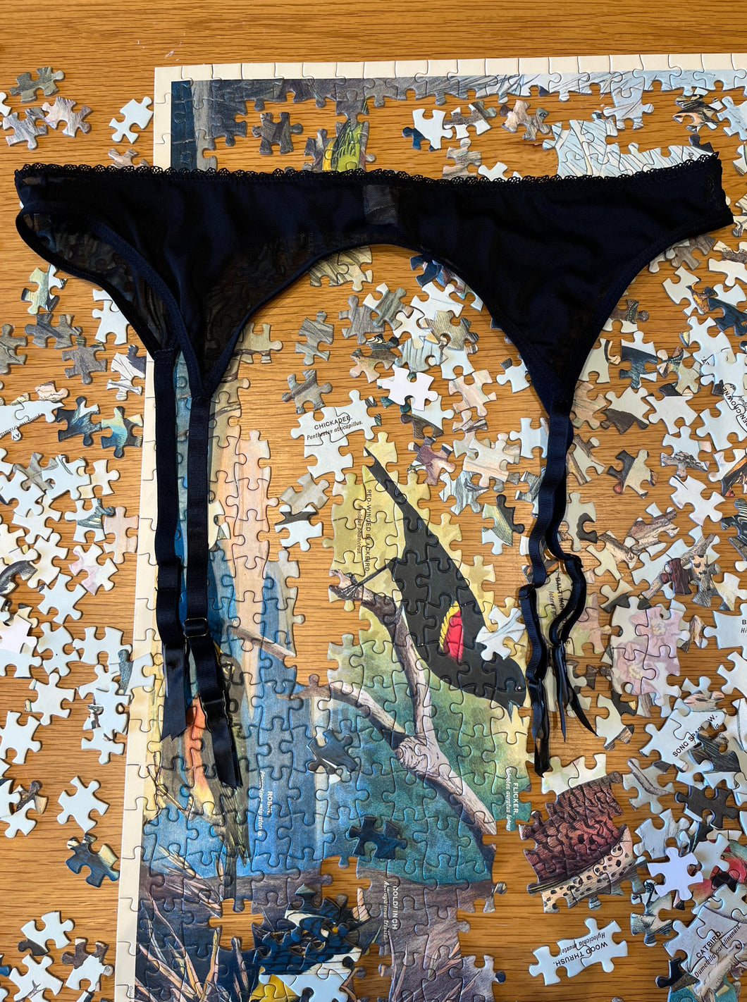 Missy Mesh Belt (Black or White)