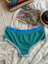 Load image into Gallery viewer, Green Lucky Flower Panty (One Size)

